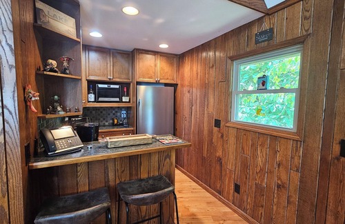 Robbinsville Casa | Serene Luxury on Lake Santeetlah: 4BR/4.5BA Mountain Home. Grills & Kayaks!