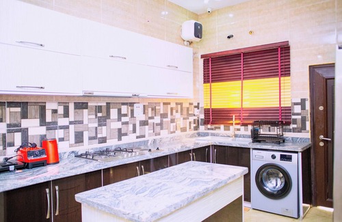 Ofin Casa | Serene Luxury Stay Near Nature - Your Lekki Getaway