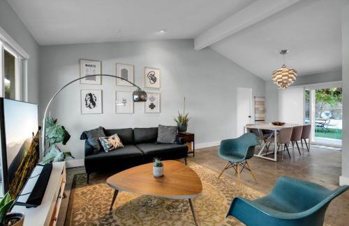 Cathedral City Cove Casa | Serene Majestic Views & Walkable to Virtually All