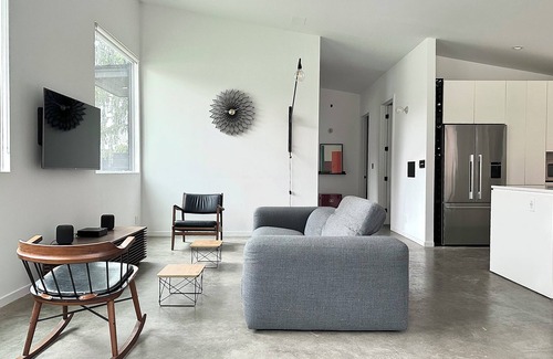 New Paltz Casa | Serene Modern 3-bedroom house with WiFi in peaceful Hudson Valley