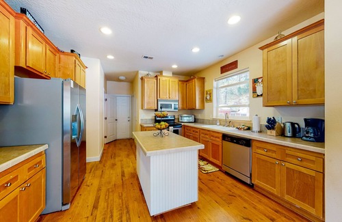 Bijou Park Casa | Serene monthly rental with hot tub - near Heavenly Resort & dining