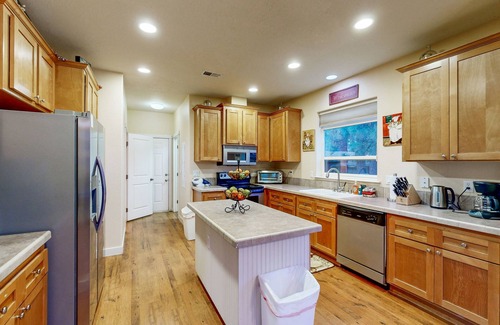 Bijou Park Casa | Serene monthly rental with hot tub - near Heavenly Resort & dining