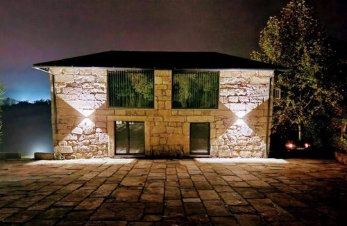 Marco de Canaveses Casa | 🏡 Serene Mountain-View Villa with Private Pool & Balcony - The Monastery Barn