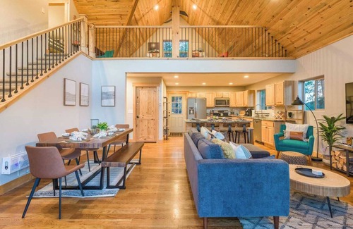 Bailey Casa | Serene Mtn Retreat 360° Views Patios Hot Tub