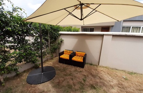 Santeo Casa | Un oasis de serenidad en East Legon Hills- un elegante refugio de 2 habitaciones