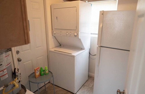 Glendale Casa | SERENE OASIS: BEAUTIFUL 1BR HOUSE in GLENDALE w/ PRIVATE PATIO & PARKING p5
