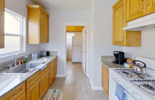Glendale Casa | SERENE OASIS: BEAUTIFUL 1BR HOUSE in GLENDALE w/ PRIVATE PATIO & PARKING p5