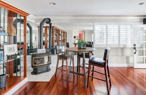 San Carlos Apartamento | Serene Oasis in the midst of Silicon Valley