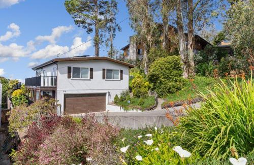 Half Moon Bay Casa | Serene Oceanview Escape with Expansive Deck home