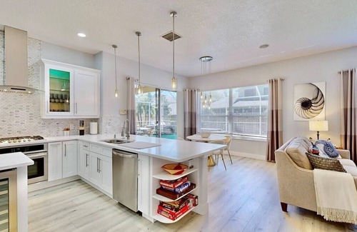 Seffner Community Alliance Casa | Serene Palms Retreat