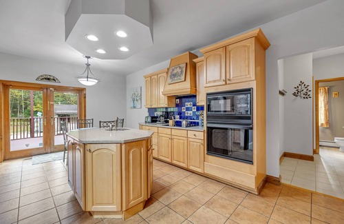 Reeders Casa | Serene Poconos Home with Private Swimming Pool, Hot Tub, Game Room & more