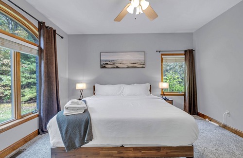 Reeders Casa | Serene Poconos Home with Private Swimming Pool, Hot Tub, Game Room & more
