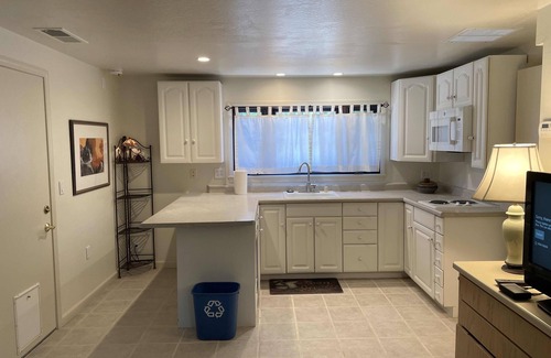Silicon Valley Casa | Serene, private haven - great restaurants, shopping, redwoods, ocean, hiking!