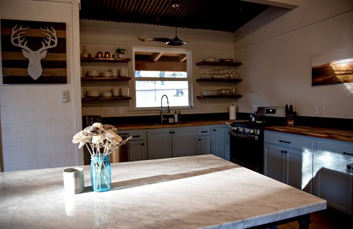 San Luis Obispo Casa | Serene Ranch Retreat amongst the oaks set on an 165 acres property.