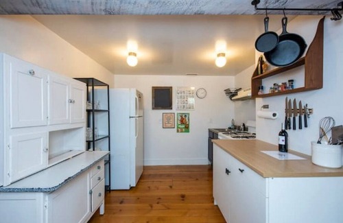 North Egremont Casa | Serene Renovated Barn w/ Firepit