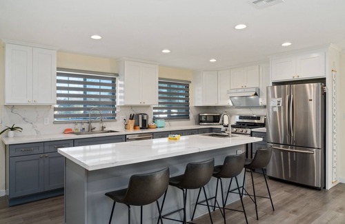 Harbor Casa | Serene Retreat in East Long Beach