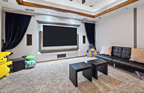 Valley Ranch Casa | Serene Retreat with Heated Pool, Hot Tub, Sauna - Just 15 Minutes to Airport!