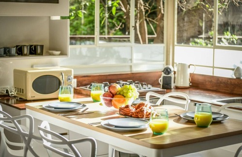 Tel Aviv Apartamento | Serene Retreat with Lush Garden
