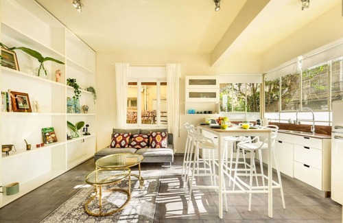Tel Aviv Apartamento | Serene Retreat with Lush Garden