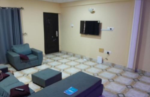 Madina Apartamento | Serene Royal Residence