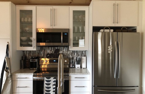 Boone Cabaña | Serene Rustic Farmhouse Mountain Cottage