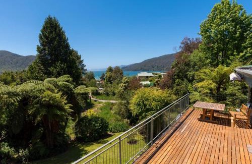 Anakiwa Casa | Serene Sounds - Anakiwa Holiday Home