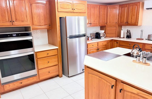 Bodden Town Casa | Serene, Spacious Home – Minutes away from Beach