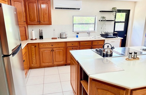 Bodden Town Casa | Serene, Spacious Home – Minutes away from Beach