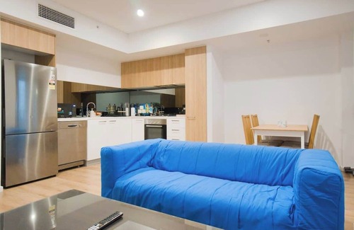 Adelaide Central Business District Apartamento | Serene Stay - 1BR Apt with Pool, Gym, Steam & Sauna