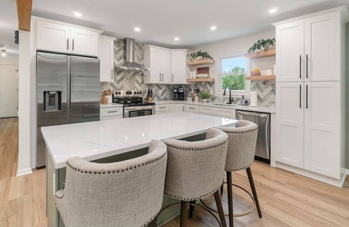 Roeland Park Casa | Serene Stay in KC Highly Rated Spacious