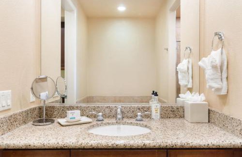 La Quinta Villa | Serene Studio in the Resort-Style Legacy Villas Complex