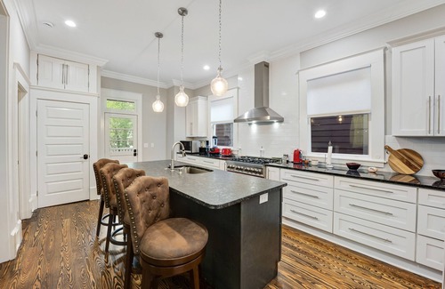 Wilmington Historic District Casa | Serene & sunlit getaway with spacious rooms & great patio - near beach & golf