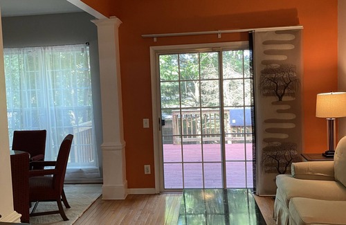Newark Casa | Serene Townhome minutes away from Christiana Mall, DE Race Park and Univ. of DE