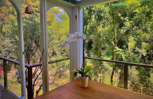 Corona del Mar Apartamento | Serene, tropical oasis-walk to beautiful beaches