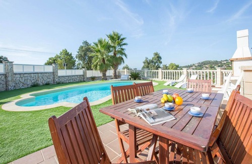 Lloret Blau Villa | Villa con piscina y comedor al aire libre