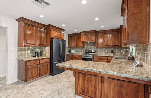 Bakersfield Casa | The River Nest