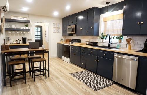 Currituck Cabina | Serene waterfront retreat w/private dock & kayaks