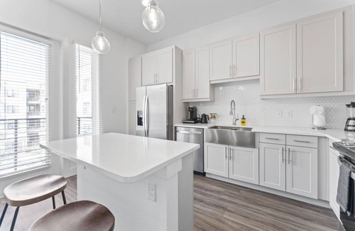 Highland Apartamento | Serene West Downtown Studio w Washer Dryer