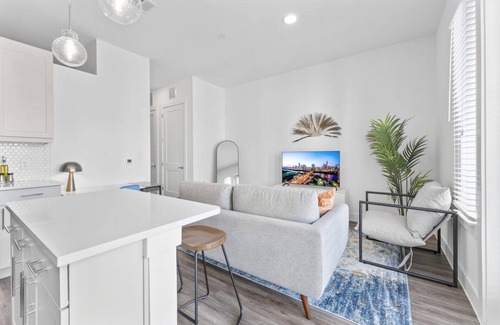 Highland Apartamento | Serene West Downtown Studio w Washer Dryer
