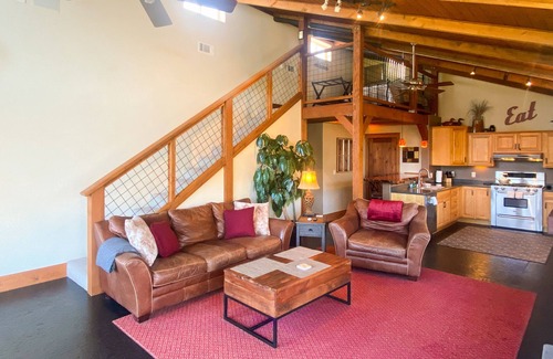 Freestone Casa | Serene wine country retreat with ample outdoor living, gas grill, & fireplace
