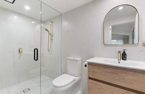 Sunshine Bay Casa | Serenity, 5 mins from Queenstown