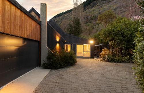 Sunshine Bay Casa | Serenity, 5 mins from Queenstown