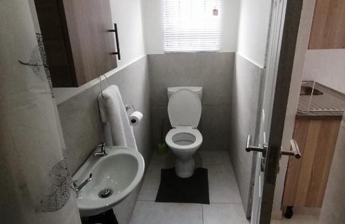 Greater Johannesburg Metropolitan Area Cama Y Desayuno | Serenity Airb&b Protea Glen