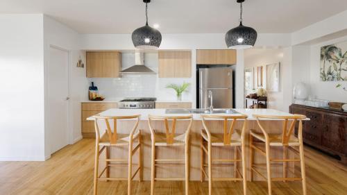Emerald Beach Casa | Serenity Bay Retreat - Luxury Coastal Living