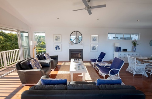 Casuarina Casa | SERENITY BEACH RETREAT - Hamptons Beach HavenCasuarina - capacidad para 14 -7 habitaciones