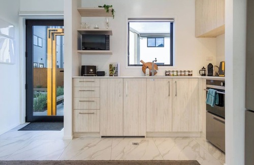 New Brighton Casa | Serenity by the Sea: Coastal Escape1 bed 1 bath