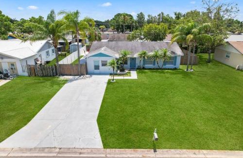 Apollo Beach Apartamento | Serenity by the Sea Heated Pool and Spa