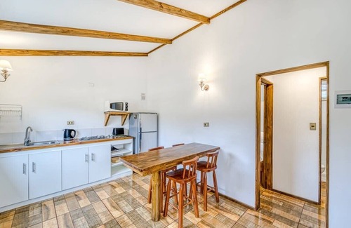 Algarrobo Cabina | Serenity Cabin 2B W/Wifi, Smart TV & Parking.