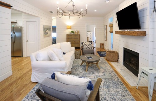 White's Gulfview Casa | Serenity Cottage-Pool, Private Beach- Dog Friendly