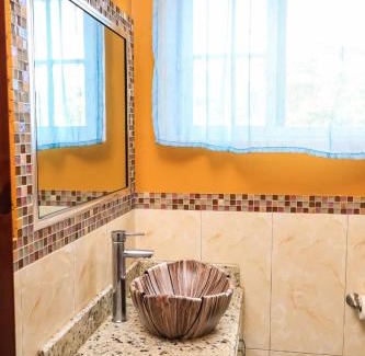 Runaway Bay Apartamento | Serenity Escape Apt 3